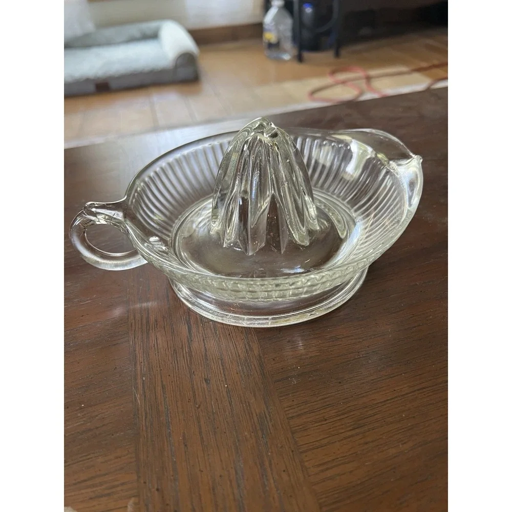 Vintage Anchor Hocking Glass Juicer With Handle & Spout Citrus Juicer 6